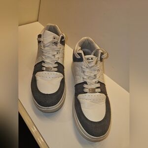 Axel‎ Arigato White and Gray Sneakers